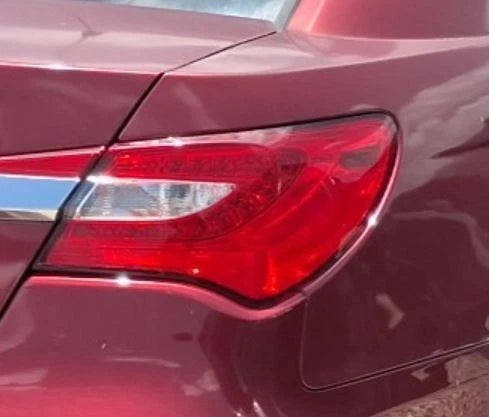 2011-2014 Chrysler 200 Quarter Mount Driver LH Tail Light Lamp OEM OEM used OEM tail light assembly