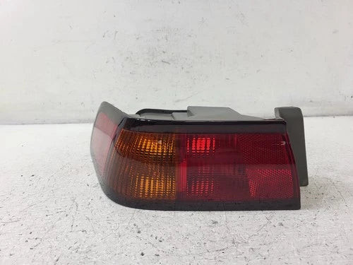 1997-1999 Toyota Camry Quarter Mount Driver LH Tail Light Lamp OEM OEM used OEM tail light assembly
