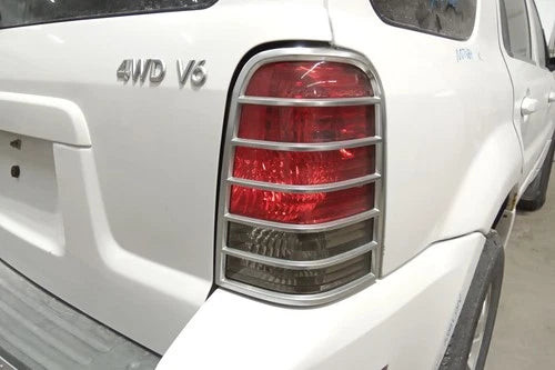 2005 2006 2007 Mercury Mariner Passenger RH Tail Light Lamp OEM used OEM tail light assembly