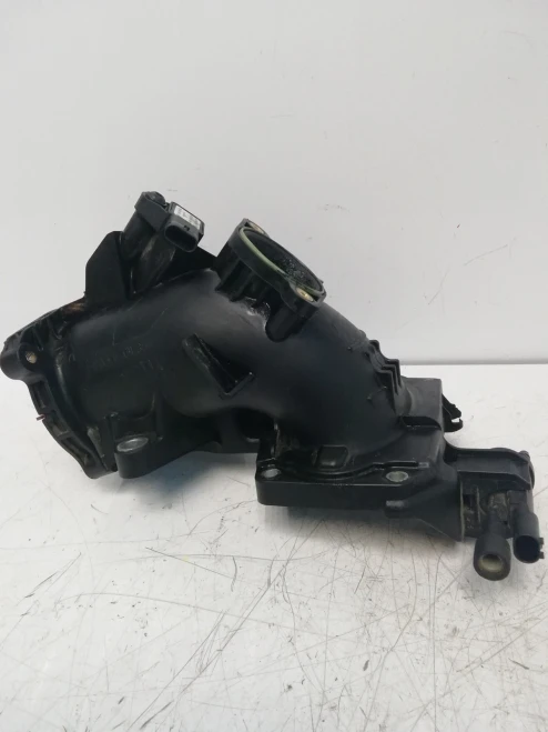 2014 Mercedes-Benz A Class 1.8L Used Intake Manifold A6510901128