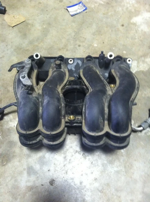 Mercedes-Benz C230 Used Intake Manifold A1111402301