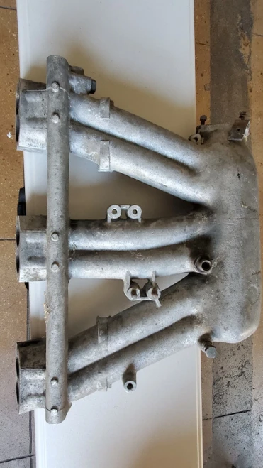 Mercedes-Benz W113 / W111 / W108 / W109 Used Intake Manifold 1301410101