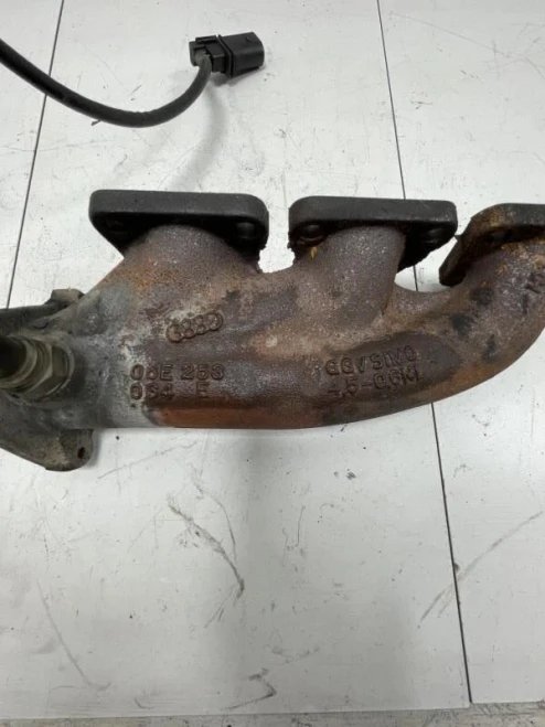 2007 Audi A4 3.2L Right Used OEM Exhaust Manifold
