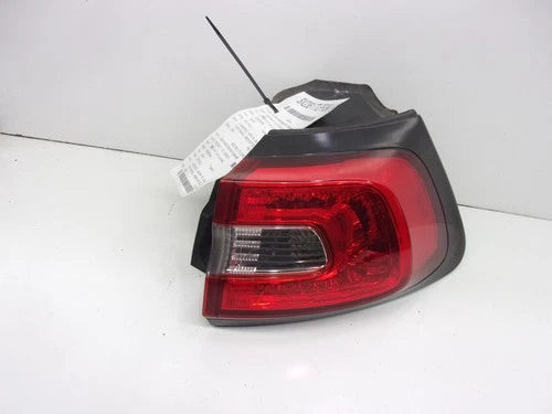 2014-2018 Jeep Cherokee Quarter Mtd Passenger Right Tail Lamp Assembly OEM used OEM tail light assembly