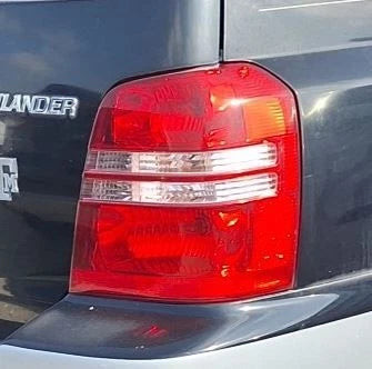 2001-2003 Toyota Highlander Passenger RH Tail Light Lamp OEM OEM used OEM tail light assembly