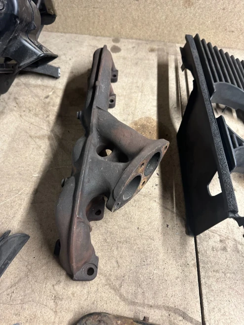 BMW 320i / 325i Used Exhaust Manifold