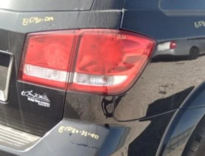 16 Dodge Journey Passenger Side Tail Light Assembly RH Quarter Panel Mounted OEM used OEM tail light assembly