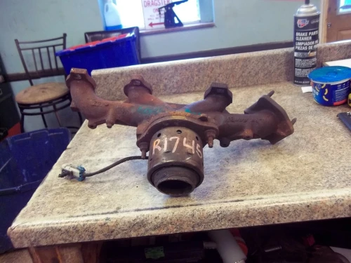 1997-2003 Buick / Oldsmobile / Chevrolet / Pontiac Century / Alero / Impala / Aztek 3.1L Rear Used OEM Exhaust Manifold