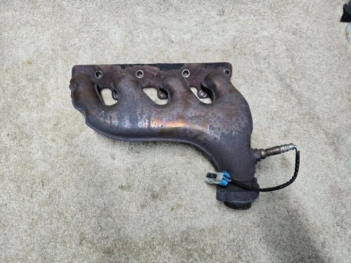 2000 Cadillac DeVille Front Used OEM Exhaust Manifold 12559225 / 12564185 / 12578360