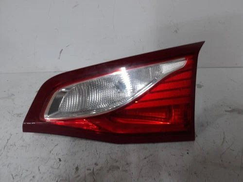 2020-2021 Chevrolet Equinox Passenger RH Lid Tail Light Lamp OEM used OEM tail light assembly