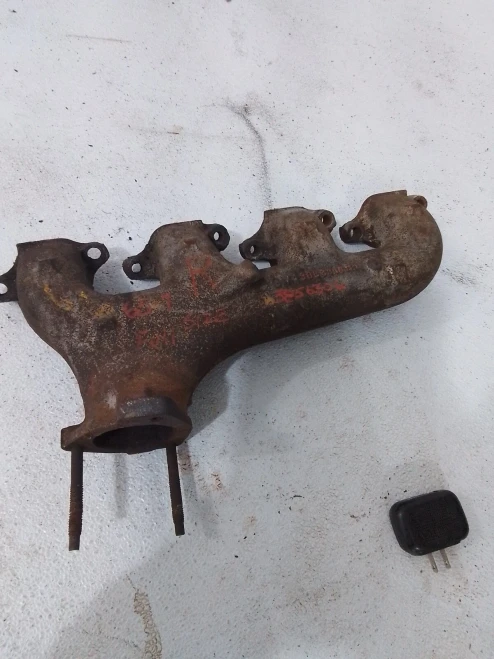 1965 Chevrolet Impala Right BIG BLOCK 396 engine 427 engine Used Exhaust Manifold 3856306