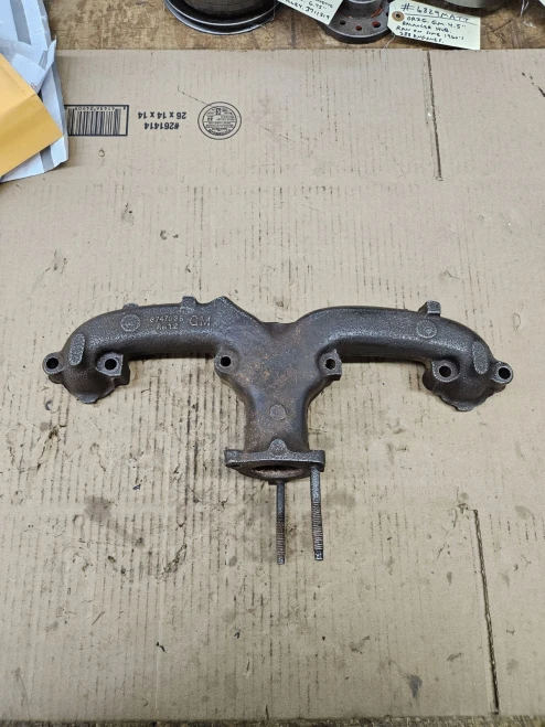 1967 Chevrolet Corvette 327 engine Used Exhaust Manifold 3747038