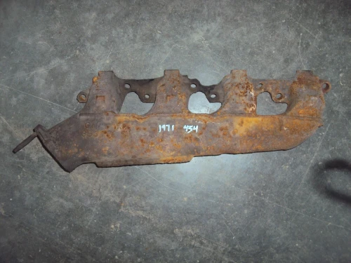 1971-1972 Chevrolet Chevelle BIG BLOCK BBC 396 engine 454 engine Used Exhaust Manifold