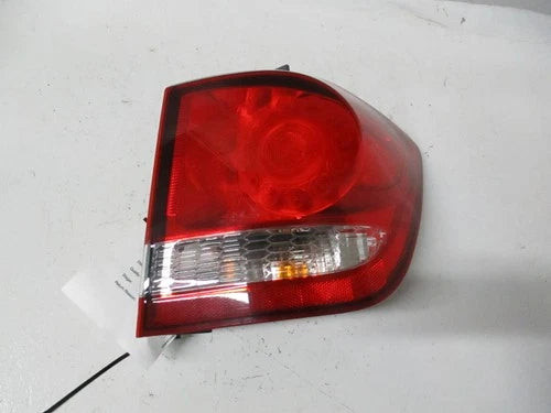 2011-2013 Dodge Journey Passenger RH Tail Light Lamp OEM used OEM tail light assembly