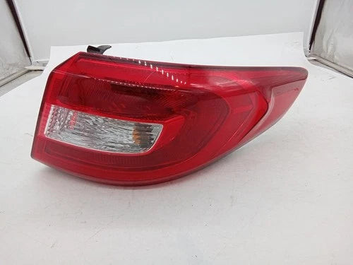 2015 Hyundai Sonata Passenger RH Tail Lamp Assembly OEM used OEM tail light assembly