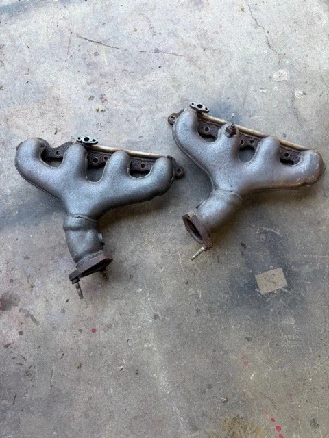 1999-2000 Chevrolet Corvette 5.7L Left Right Pair Used OEM Exhaust Manifold