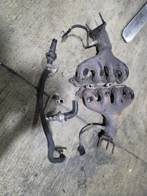 2000 Chevrolet Corvette Left Right Pair LS1 Used Exhaust Manifold