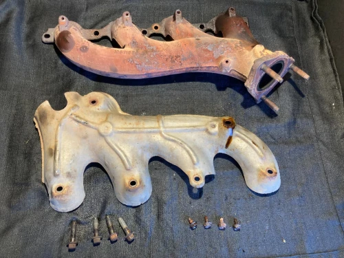 2000-2006 Chevrolet Silverado 5.3L Left Used Exhaust Manifold 12571680