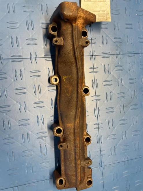 2001-2016 Chevrolet Silverado 6.6L Left Used OEM Exhaust Manifold 8972245875
