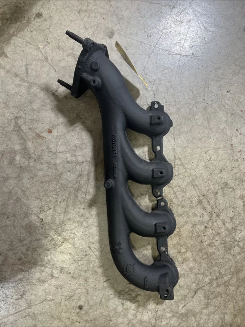 2003 Chevrolet Suburban 5.3L Right Used Exhaust Manifold 12578342