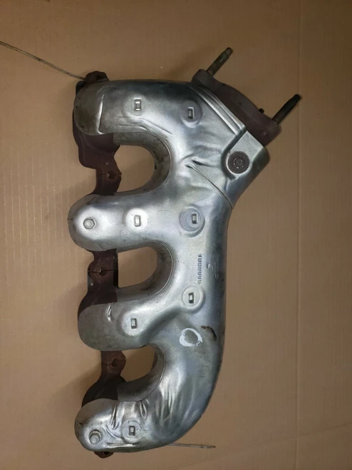 2015 Chevrolet Silverado Left Used OEM Exhaust Manifold