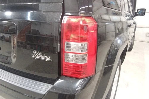 2008-2017 Jeep Patriot Passenger RH Tail Light Lamp OEM used OEM tail light assembly