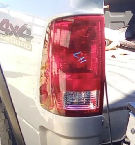 18 Dodge Ram 2500 LH Driver Tail Light Lamp OEM OEM used OEM tail light assembly