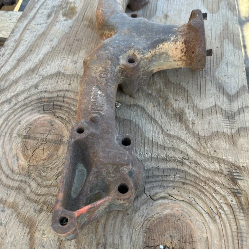 Chevrolet Corvette / Impala Left 283 engine 327 engine Used Exhaust Manifold 3748965