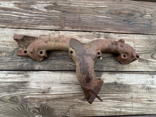 Chevrolet Impala / Malibu 283 engine 327 engine Used Exhaust Manifold 3855163