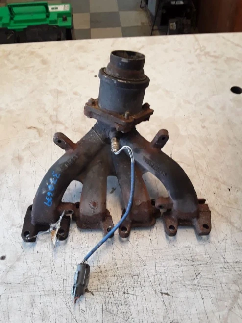 2001-2002 Chrysler PT Cruiser 2.4L Used Exhaust Manifold
