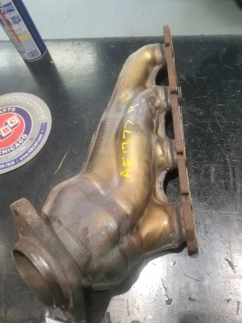 2012 Chrysler 300 6.4L Right Used Exhaust Manifold