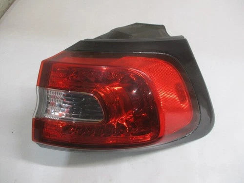 14 15 16 17 18 Jeep Cherokee RH Passenger Outer Tail Brake Light Lamp OEM OEM used OEM tail light assembly