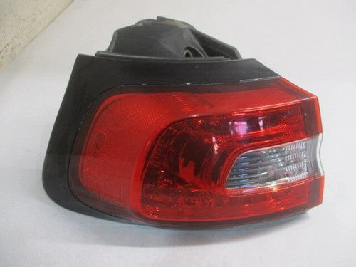 14 15 16 17 18 Jeep Cherokee LH Driver LED Outer Tail Brake Light Lamp OEM OEM used OEM tail light assembly
