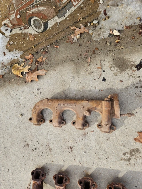1966-1969 Ford Mustang / Falcon / Fairlane 289 engine 302 engine Used Exhaust Manifold