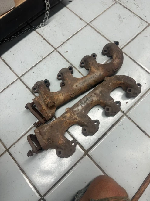 1966-1970 Ford Mustang Pair Used Exhaust Manifold C60E-9431-F / C6OE-9430-F