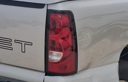 2006 Chevrolet Silverado 1500 Passenger RH Tail Light Lamp OEM OEM used OEM tail light assembly