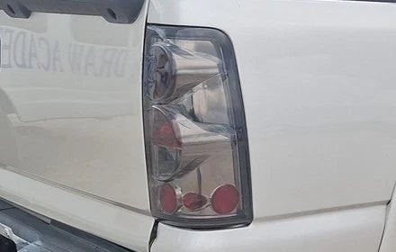 2004-2005 Chevrolet Silverado 1500 Passenger RH Tail Light Lamp OEM OEM used OEM tail light assembly