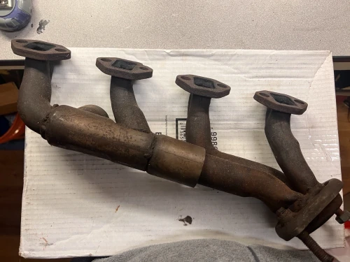 1985-1986 Ford Mustang Right Used Exhaust Manifold