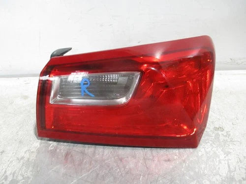 2017-2019 Chevrolet Malibu Passenger RH Tail Light Lamp OEM used OEM tail light assembly