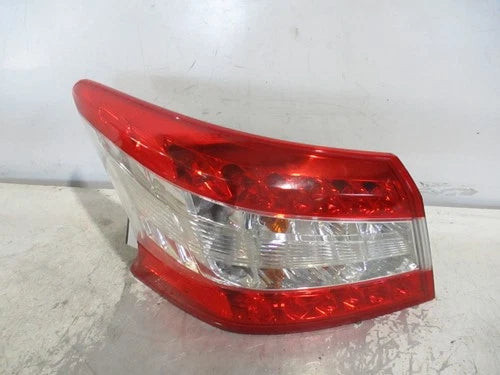 2013-2015 Nissan Sentra Driver LH Tail Light Lamp OEM used OEM tail light assembly