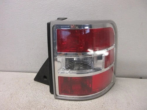 2012-2019 Ford Flex Passenger RH Tail Lamp Assembly OEM OEM used OEM tail light assembly