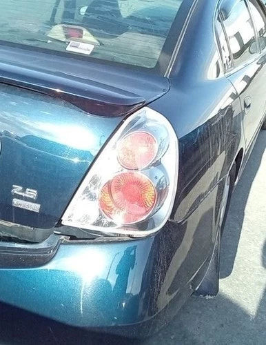 05 06 Nissan Altima Right Passenger Quarter Mounted Tail Light OEM OEM used OEM tail light assembly