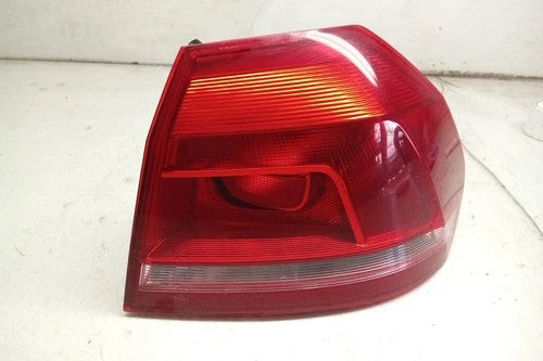 12 2012 Volkswagen Passat Passenger RH Quarter Mounted Tail Light Lamp OEM used OEM tail light assembly