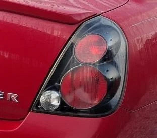 2005-2006 Nissan Altima Passenger RH Tail Light Lamp OEM OEM used OEM tail light assembly