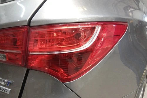 13 14 15 16 Hyundai Santa Fe Passenger RH Quarter Mounted Tail Light Lamp OEM used OEM tail light assembly