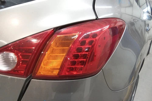 2009-2010 Nissan Murano Passenger RH Quarter Mounted Tail Light Lamp OEM used OEM tail light assembly