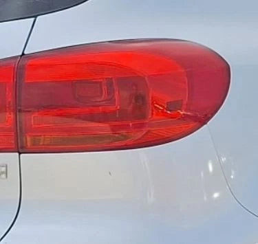 2012-2015 Volkswagen Tiguan Quarter Mount Passenger RH Tail Light Lamp OEM OEM used OEM tail light assembly