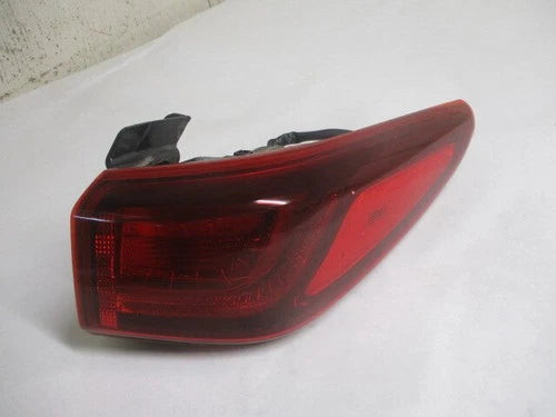 18 19 20 21 Hyundai Kona RH Passenger Outer Tail Brake Light Lamp OEM OEM used OEM tail light assembly