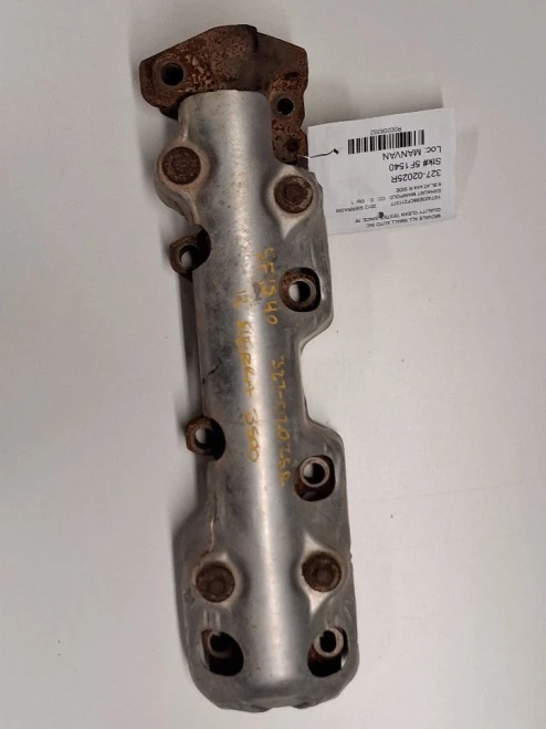 2001-2016 GMC / Chevrolet Sierra / 2500 Pickup 6.6L Right Used Exhaust Manifold