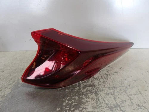 2017-2022Toyota Prius Passenger RH Tail Light Lamp OEM used OEM tail light assembly